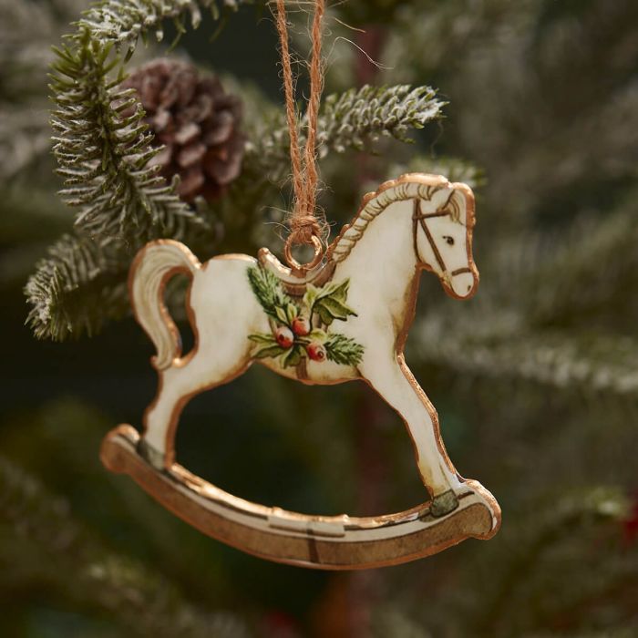 XMAS METAL VINTAGE ROCKING HORSE SHAPED HANGER WHITE WITH FOLIAGE