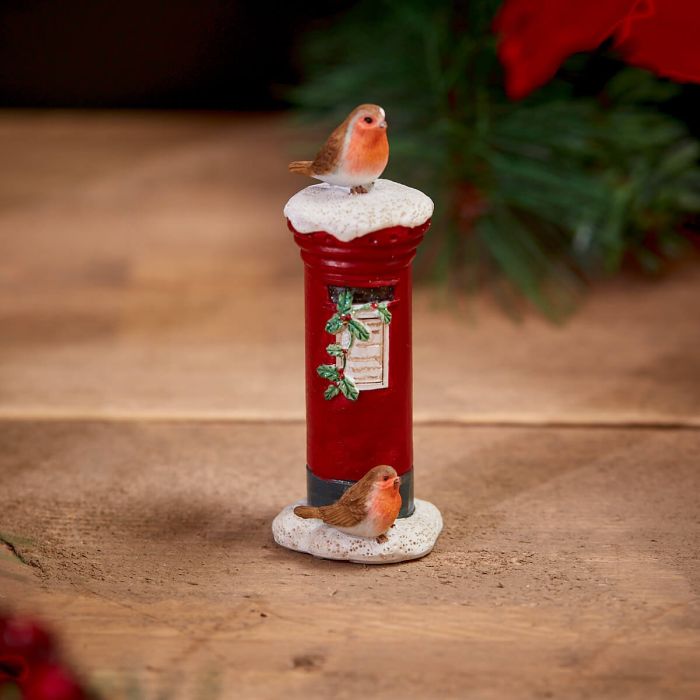 XMAS ROBIN POSTBOX ORNAMENT RED RESIN WITH HOLLY & SNOW